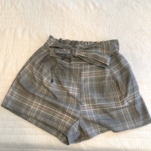 Women’s plaid paper bag shorts